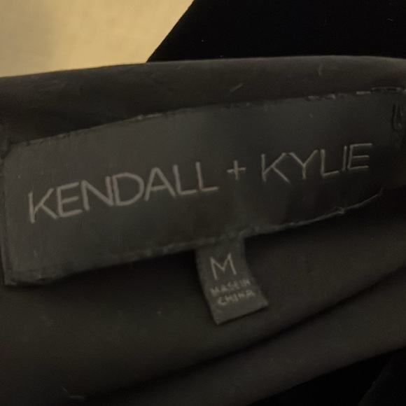 Black velvet Kendall + Kylie twist back crop - medium - Picture 6 of 7